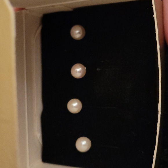 AVON Vintage Radiant Pearlesque Earring Duo NEW - Picture 5 of 6